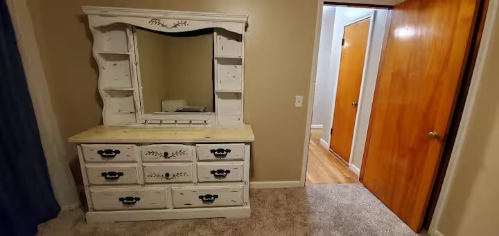 Church Hill Suite furnished rental photo 3